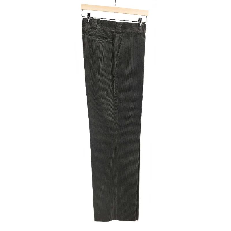 Compression pants-Flat front trousers in grey Suvin cotton corduroy