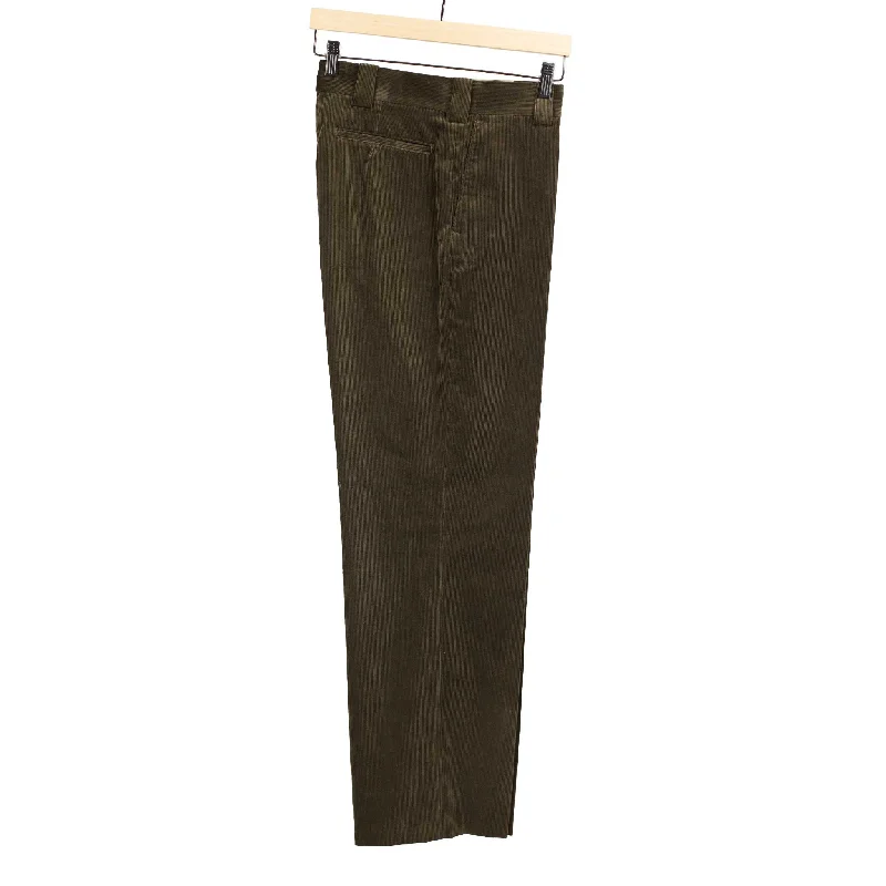 Tapered pants-Flat front trousers in brown Suvin cotton corduroy